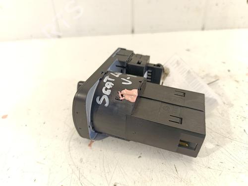 Headlight switch SEAT LEON (1M1) 1.6 16 V | BP26549620I24 