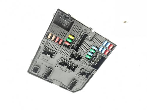 fuse-box-renault-megane-iv-hatchback-b9amn_-2015-39531006 main image