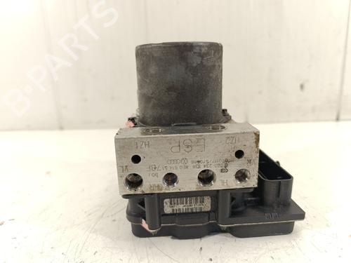 Used ABS pump AUDI A4 B7 (8EC) 2.0 TDI 16V (140 hp) 26501811