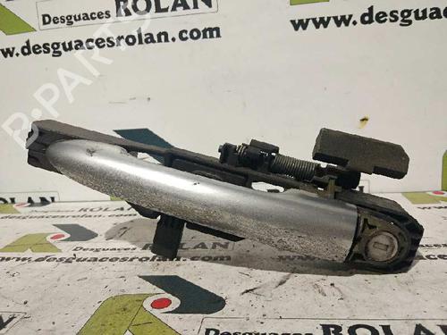 Used Front left exterior door handle RENAULT LAGUNA II (BG0/1_) [2001-2007]  4054078
