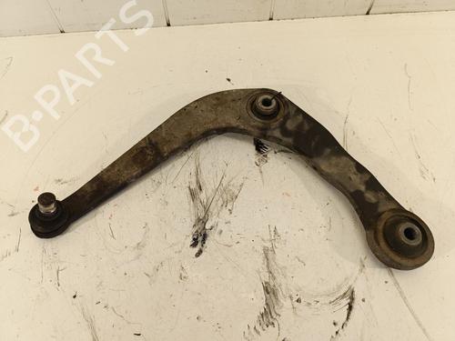 Højre fortil bærearm PEUGEOT 206 Hatchback (2A/C) 1.1 i (60 hp) 26640172