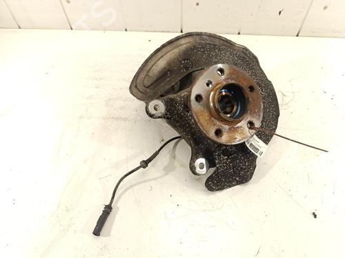 Used Left front steering knuckle BMW 2 Active Tourer (F45) 216 d (116 hp) 30007003