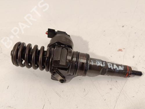 Used Injector VW TOURAN (1T1, 1T2) 1.9 TDI (105 hp) 21770522
