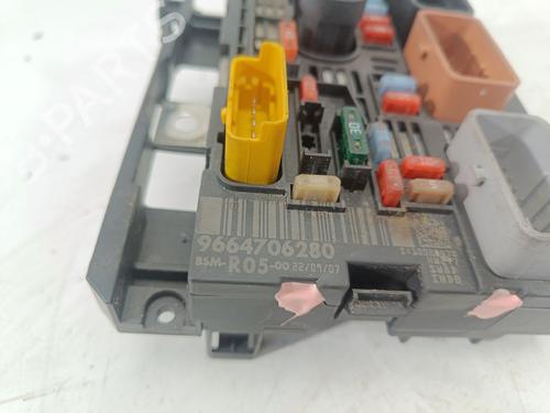 Fuse box PEUGEOT 308 I (4A_, 4C_) 1.6 16V | BP24507824E1 