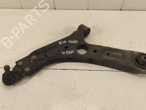Used Left front suspension arm KIA CEE'D (JD) 1.4 CRDi 90 (90 hp) 8954984