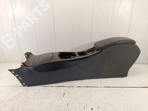 Used Armrest / Center console Armrest / Center console RENAULT LAGUNA III (BT0/1) 2.0 dCi (BT01, BT08, BT09, BT0E, BT0K, BT12, BT1C, BT1D,... (150 hp) 10409759 10409759