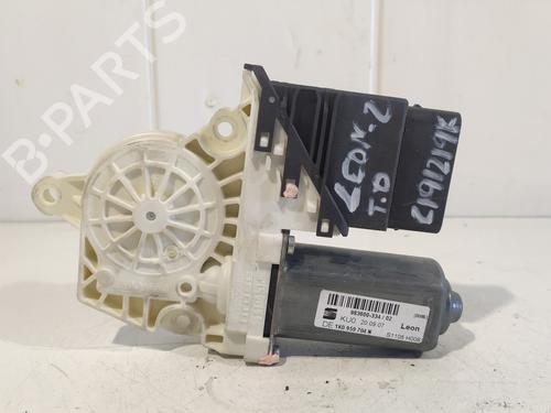 Rudehejsemotor bagstkærm højre SEAT LEON (1P1) [2005-2013]  7663155
