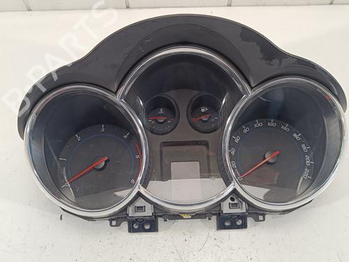 Used Instrument cluster CHEVROLET CRUZE (J300) [2009-2025]  16735296