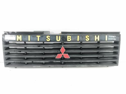 Used Grille Grille MITSUBISHI PAJERO I (L04_G, L14_G) 2.5 TD (L044G, L049G) (95 hp) 34584151 34584151
