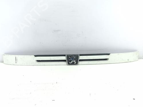 Used Grille Grille 34584161 34584161