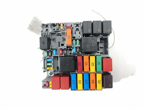 Used Fuse box Fuse box 37175266 37175266