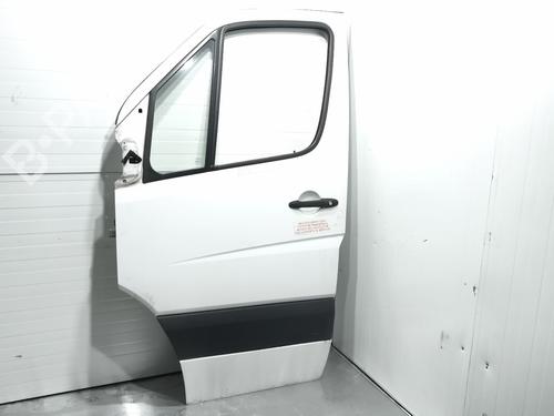 Used Left front door Left front door MERCEDES-BENZ SPRINTER 5-t Van (B906) 515 CDI (906.653, 906.655, 906.657) (150 hp) 34582918 34582918