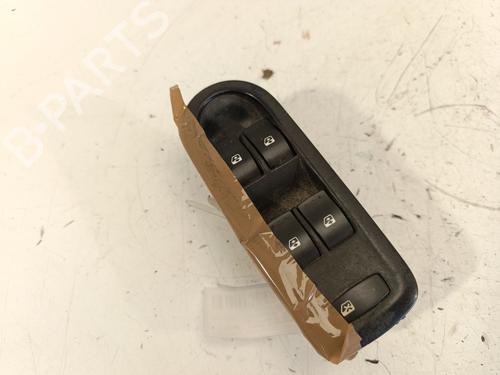 Used Left front window switch RENAULT MEGANE II (BM0/1_, CM0/1_) 1.5 dCi (BM1E, CM1E) (106 hp) 28718617