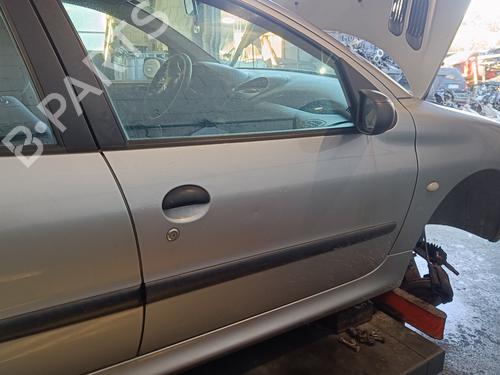 Used Right front door PEUGEOT 206 Hatchback (2A/C) [1998-2012]  28545024