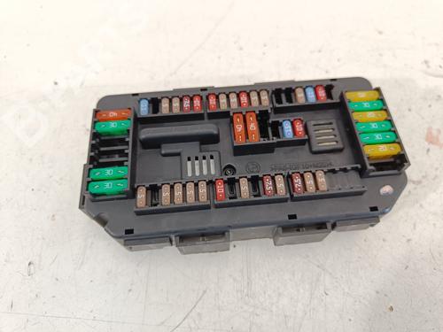 Used Fuse box Fuse box BMW 3 Touring (E91) 318 d (143 hp) 10486576 10486576