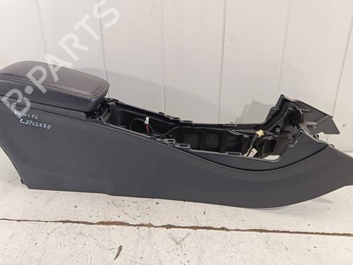 Used Armrest / Center console MERCEDES-BENZ A-CLASS (W176) A 180 CDI (176.000) (109 hp) 12547482