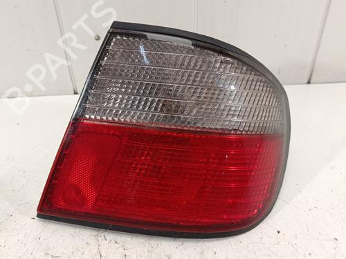 Used Right taillight NISSAN PRIMERA (P11) [1996-2002]  21394146