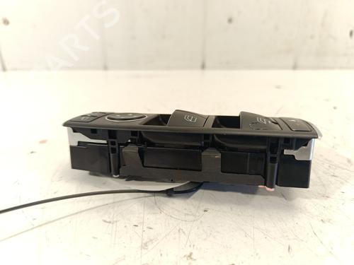 Left front window switch MERCEDES-BENZ CLA Coupe (C117) CLA 180 (117.342) | BP26501855I27 