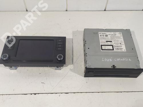 Used Radio Radio SEAT LEON SC (5F5) 2.0 TDI (184 hp) 8137427 8137427