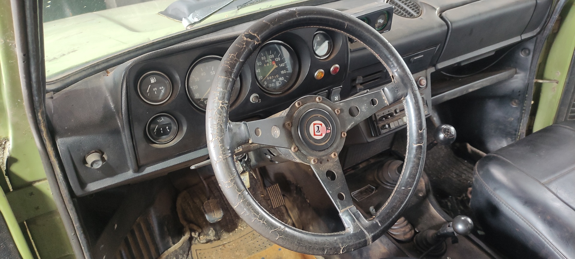 Spannende Lada Niva Lenkrad Fotos