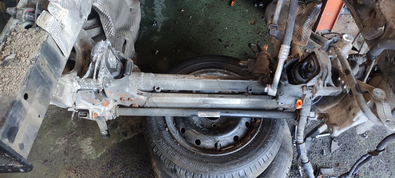 Rear axle AUDI A4 B8 (8K2) 2.0 TDI 10218640 BParts