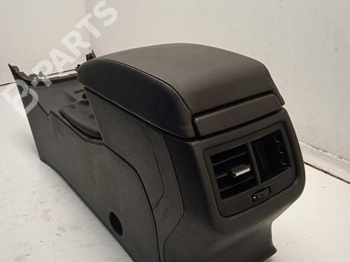 Used Armrest / Center console Armrest / Center console SEAT LEON ST (5F8) 2.0 TDI (110 hp) 11167573 11167573