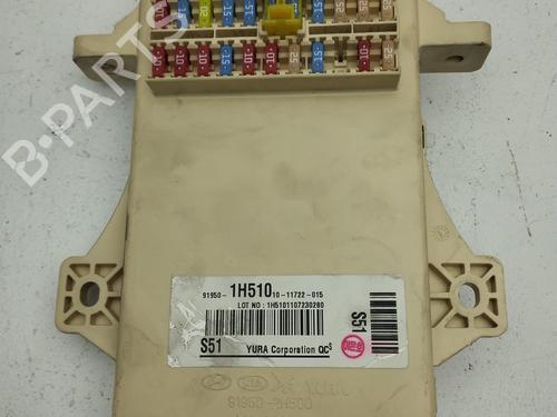 Used Fuse box HYUNDAI i30 Estate (FD) 1.6 CRDi (116 hp) 18881709