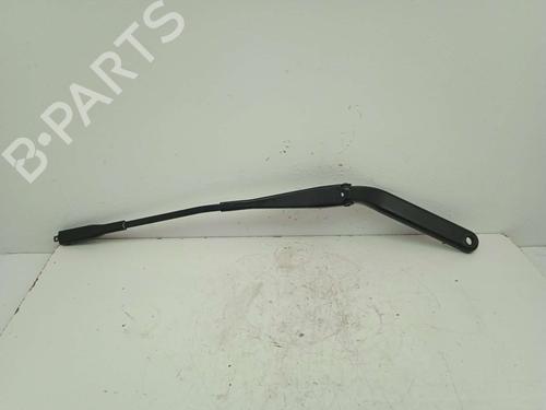 Used Front windshield wiper arm BMW 1 Coupe (E82) 118 d (143 hp) 16855682