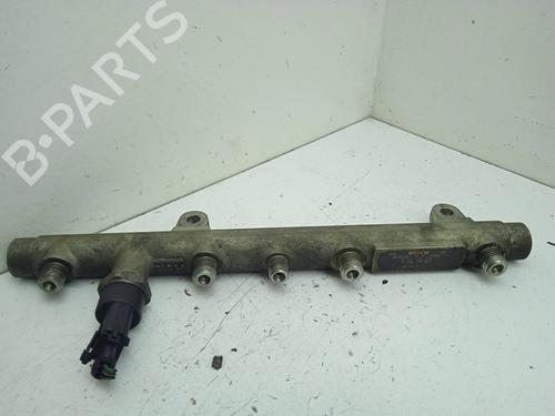 Used Injection rail RENAULT MEGANE I (BA0/1_) [1995-2004]  4305828