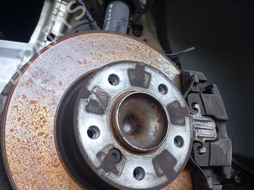 Used Left front steering knuckle BMW 1 Coupe (E82) 120 d (177 hp) 18548940