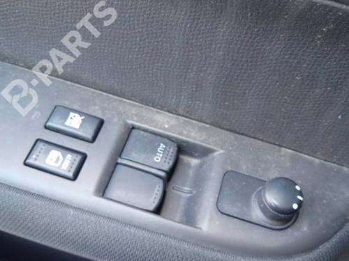 Used Left front window switch SUZUKI SWIFT III (MZ, EZ) 1.3 DDiS (RS413D) (69 hp) 11152807