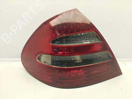 Used Left taillight Left taillight MERCEDES-BENZ E-CLASS (W211) E 270 CDI (211.016) (177 hp) 33932626 33932626
