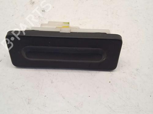 switch-ds-ds-3-ds-3-crossback-ur_-uc_-uj_-15-bluehdi-130-ucyhzr-9820395580-2018-16933194 main image