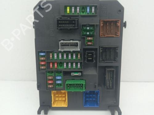 Used Fuse box Fuse box 38968628 38968628