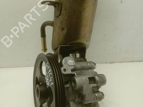 Used Steering pump TOYOTA YARIS (_P1_) 1.4 D-4D (NLP10_, NLP10R) (75 hp) 4326282