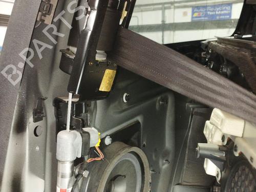 Sikkerhedssele foran højre VOLVO C30 (533) 1.6 D (109 hp) 31620702