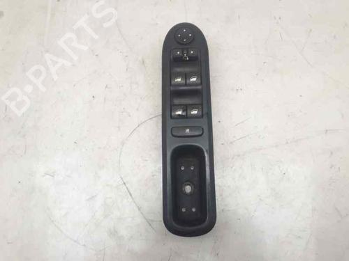 Used Left front window switch Left front window switch PEUGEOT 407 (6D_) 2.0 HDi 135 (6DRHRH, 6DRHRE, 6DRHRG, 6DRHRJ) (136 hp) 4933850 4933850