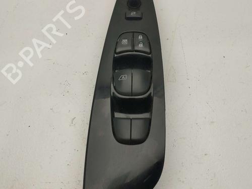 Used Left front window switch NISSAN LEAF (ZE0) Electric (109 hp) 21218511