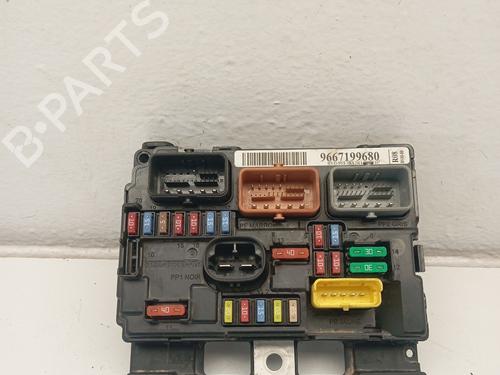 Used Fuse box Fuse box CITROËN C3 II (SC_) 1.6 HDi 90 (90 hp) 34582735 34582735
