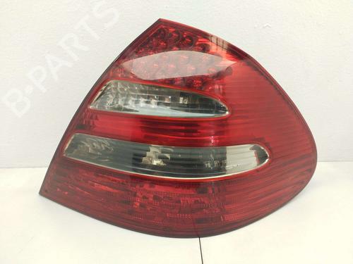 Used Right taillight Right taillight MERCEDES-BENZ E-CLASS (W211) E 270 CDI (211.016) (177 hp) 34053925 34053925