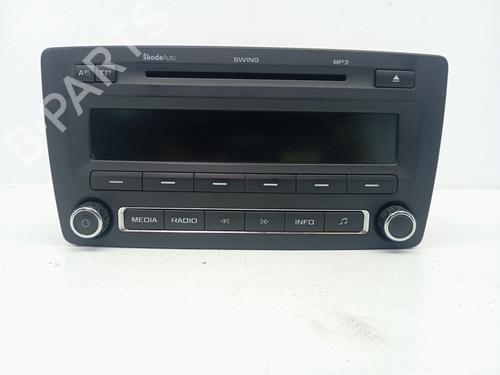 Used Radio SKODA OCTAVIA II (1Z3) 1.6 TDI (105 hp) 19780966