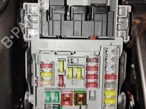Used Fuse box OPEL INSIGNIA A (G09) 2.0 CDTI (68) (131 hp) 18018053