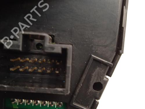 Used Left front window switch HYUNDAI H-1 Van (A1) [1997-2008]  4284621