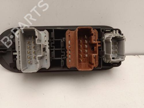 Used Left front window switch RENAULT GRAND SCÉNIC II (JM0/1_) [2004-2009]  12446811