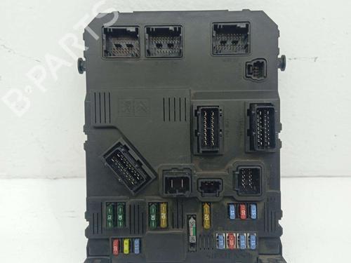 Used Fuse box Fuse box 33816197 33816197