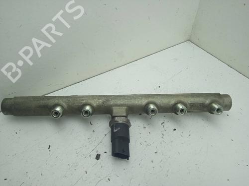 Used Injection rail FIAT STILO (192_) 1.9 D Multijet (100 hp) 4303841