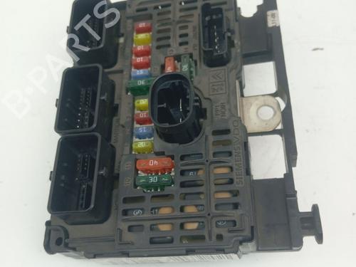 Used Fuse box Fuse box 38414826 38414826