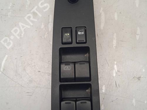 Used Left front window switch NISSAN X-TRAIL II (T31) [2007-2018]  11155245
