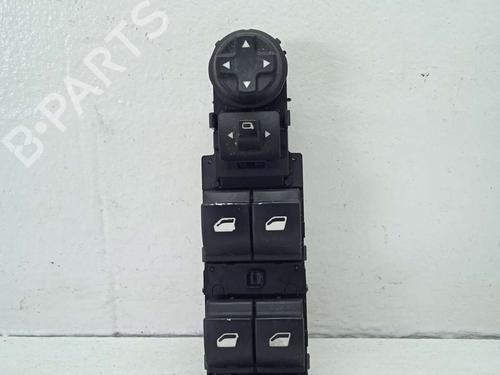 Used Left front window switch OPEL CORSA F (P2JO) [2019-2026]  31618544