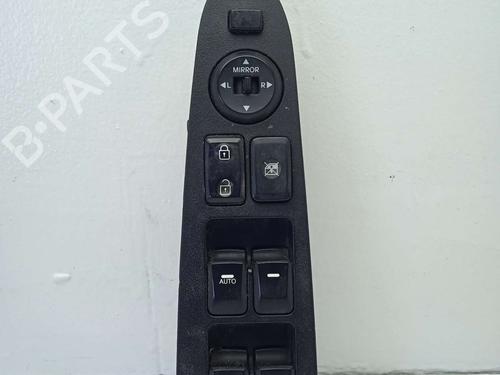 Used Left front window switch KIA SPORTAGE III (SL) [2009-2017]  31618427